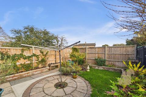 2 bedroom bungalow for sale, Garrods, Capel St. Mary