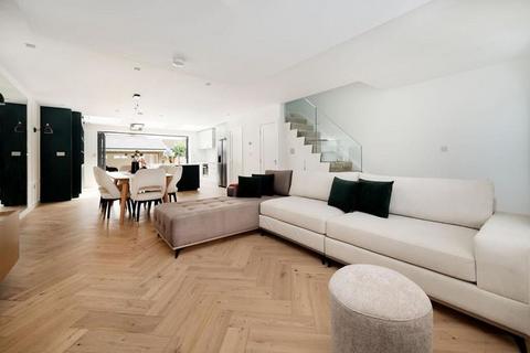 4 bedroom end of terrace house for sale, Malvern Avenue, Harrow