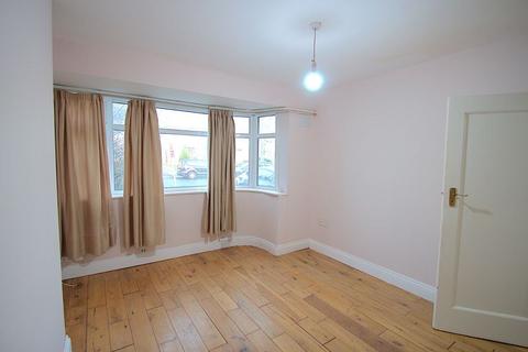 2 bedroom apartment to rent, Shaftesbury Avenue, Harrow