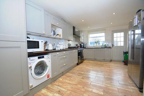 5 bedroom detached house for sale, Buckthorne Road, Minster