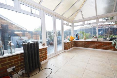 5 bedroom detached house for sale, Buckthorne Road, Minster