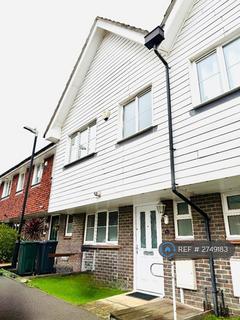 3 bedroom semi-detached house to rent, Baker Crescent, Dartford, DA1