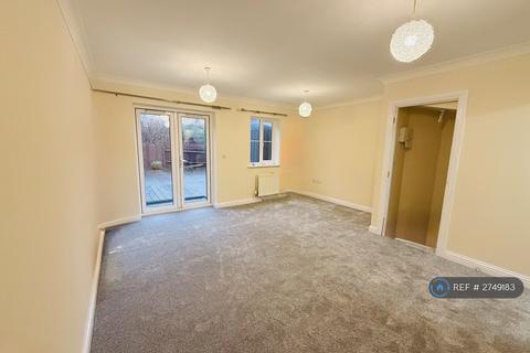 3 bedroom semi-detached house to rent, Baker Crescent, Dartford, DA1