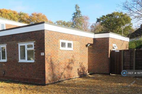 4 bedroom semi-detached house to rent, The Chase, Guildford, GU2
