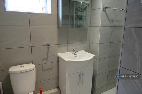 4 bedroom semi-detached house to rent, The Chase, Guildford, GU2