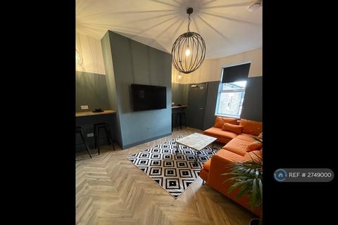 3 bedroom flat to rent, Helmsley Road, Newcastle Upon Tyne, NE2