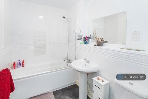 3 bedroom terraced house to rent, The Walled Gardens, Manchester, M16