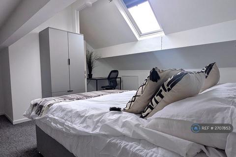 1 bedroom in a house share to rent, Greenfield Road, Bristol, BS10