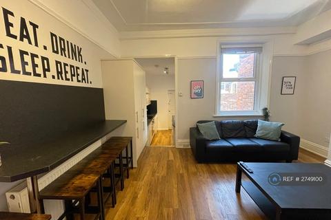 6 bedroom terraced house to rent, Oxnam Crescent, Newcastle Upon Tyne, NE2