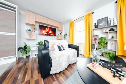 2 bedroom flat to rent, Brick Lane, London, E1