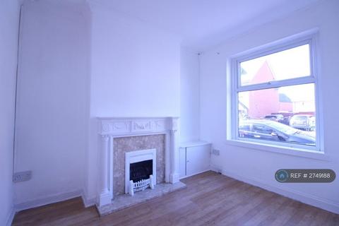 2 bedroom terraced house to rent, Brodick Street, Manchester, M40