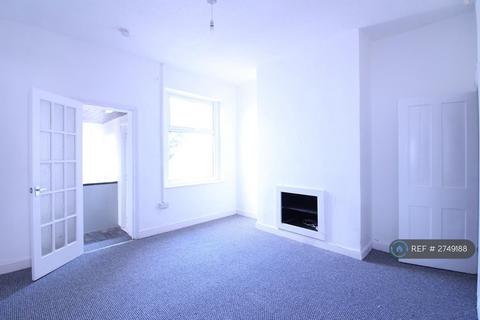 2 bedroom terraced house to rent, Brodick Street, Manchester, M40