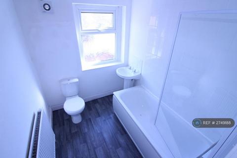 2 bedroom terraced house to rent, Brodick Street, Manchester, M40
