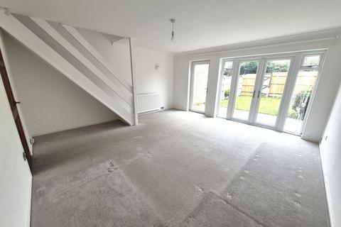 3 bedroom terraced house to rent, Burnside Gardens, Walsall WS5