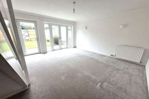 3 bedroom terraced house to rent, Burnside Gardens, Walsall WS5