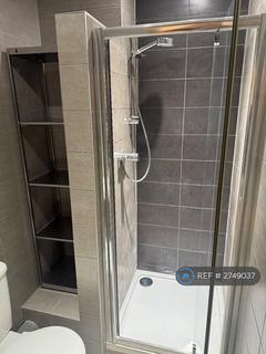 1 bedroom in a flat share to rent, Greyhound Road, London, NW10