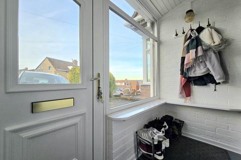 3 bedroom semi-detached house for sale, Spinneyside Gardens, Gateshead NE11
