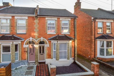 3 bedroom end of terrace house for sale, Francis Road, Ashford, Kent