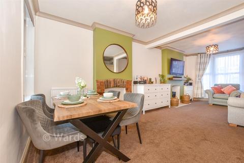 3 bedroom end of terrace house for sale, Francis Road, Ashford, Kent
