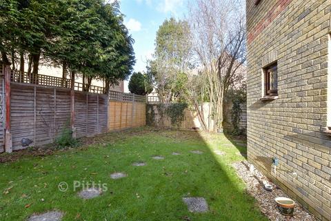 3 bedroom detached house for sale, Fieldfare Road, Newport PO30