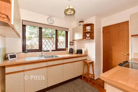 3 bedroom detached house for sale, Fieldfare Road, Newport PO30