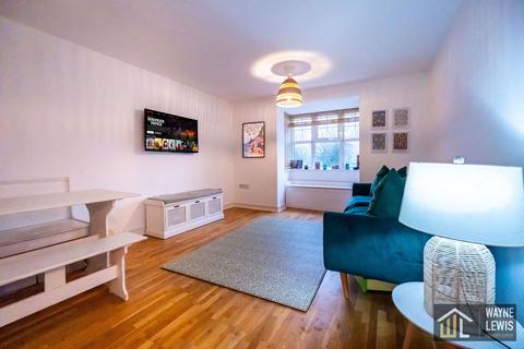 2 bedroom flat for sale, Heol Tre Forys, Penarth, CF64 3RE
