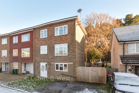 undefined, Rillside, Crawley RH10