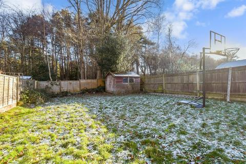 3 bedroom end of terrace house for sale, Rillside, Crawley RH10