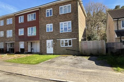 undefined, Rillside, Crawley RH10