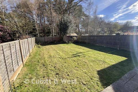 undefined, Rillside, Crawley RH10