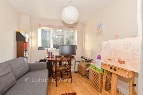 undefined, Rillside, Crawley RH10