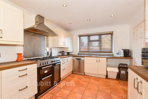 undefined, Rillside, Crawley RH10