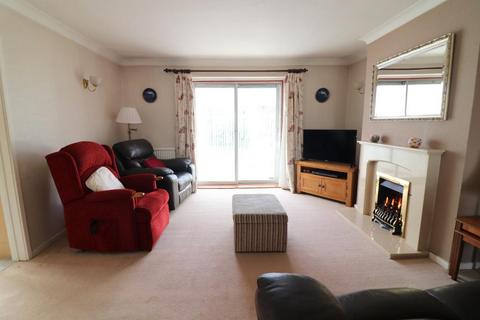 2 bedroom bungalow for sale, Luton LU3