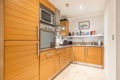 1 bedroom apartment to rent, Limeharbour, Crossharbour, South Quay, Canary Wharf E14