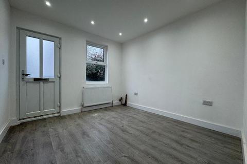 3 bedroom terraced house for sale, Cobden Street, High Town, Luton, Bedfordshire, LU2 0NG