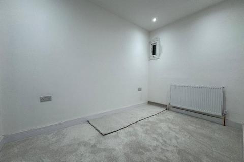 3 bedroom terraced house for sale, Cobden Street, High Town, Luton, Bedfordshire, LU2 0NG