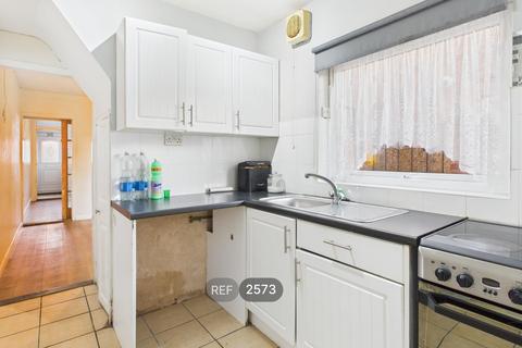 3 bedroom property to rent, Kemball Street, Ipswich, IP4 5EB
