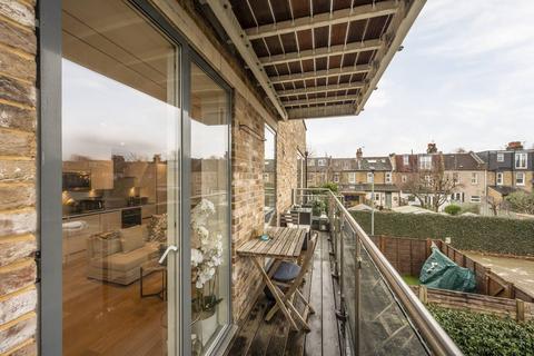 2 bedroom flat for sale, Wellsborough Mews, Wimbledon, London, SW20
