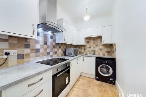 3 bedroom apartment to rent, Polwarth Gardens, Polwarth, Edinburgh, EH11