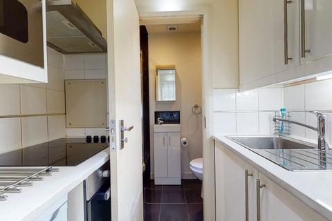 Studio to rent, Anson Road