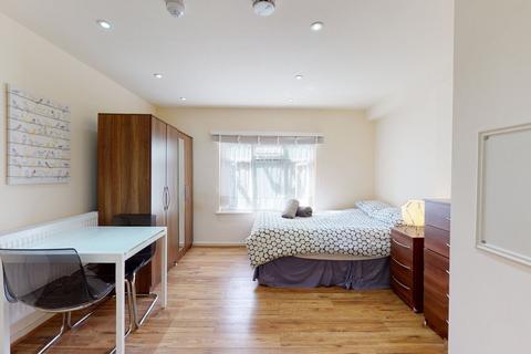 Studio to rent, Anson Road