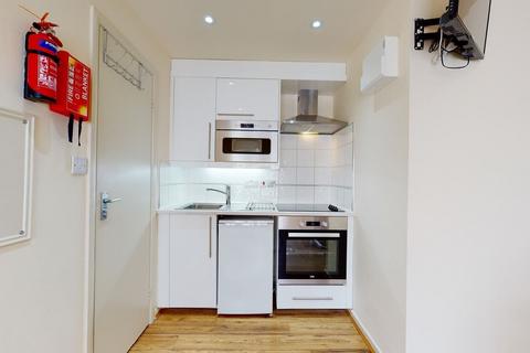Studio to rent, Anson Road