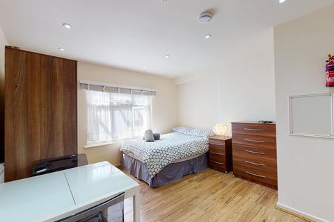Studio to rent, Anson Road