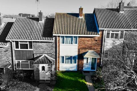 2 bedroom terraced house for sale, Threshelford, Basildon SS16