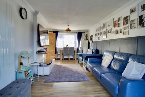 2 bedroom terraced house for sale, Threshelford, Basildon SS16