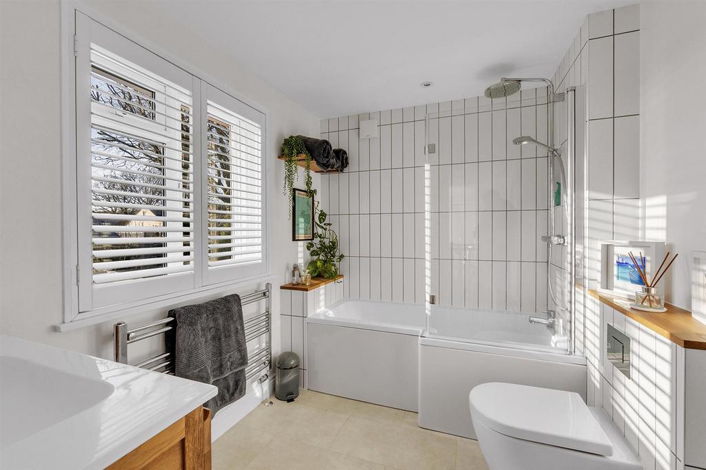 10 Family Bathroom