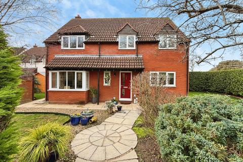4 bedroom detached house for sale, Manse Gardens, Cheltenham, Gloucestershire