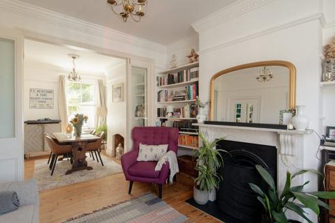 3 bedroom end of terrace house for sale, Gairloch Rd, Camberwell SE5