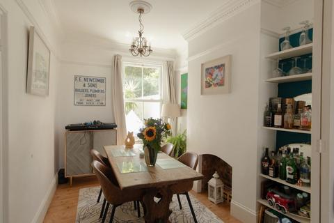 3 bedroom end of terrace house for sale, Gairloch Rd, Camberwell SE5