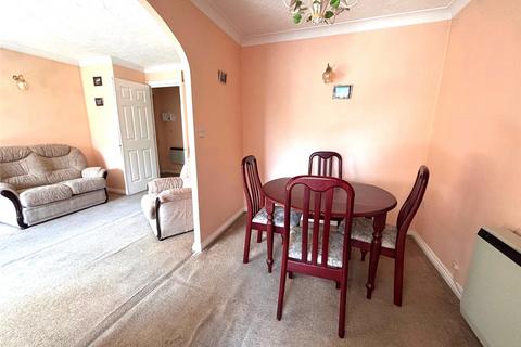 2 bedroom apartment for sale, Cunningham Close, Chadwell Heath RM6